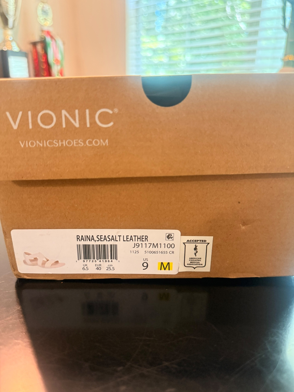 Vionic Women's Cream Crisscross Slide Sandal Size 9 NWT. - Picture 6 of 7